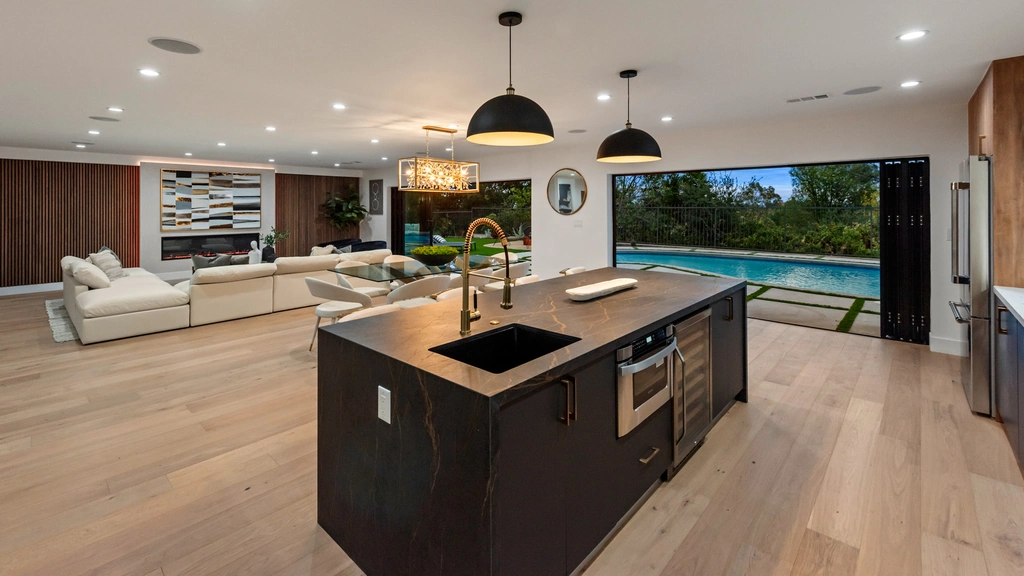 Stunning Hilltop Pool Home Rental