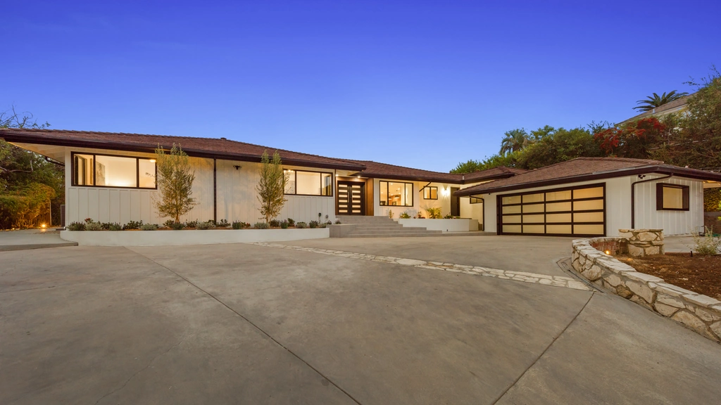 Stunning Hilltop Pool Home Rental