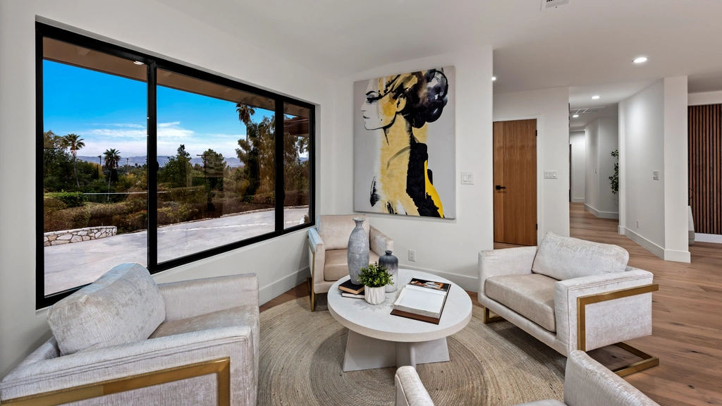 Stunning Hilltop Pool Home Rental