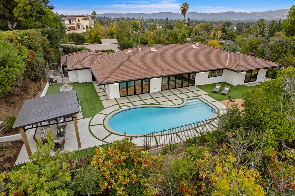 Stunning Hilltop Pool Home Rental
