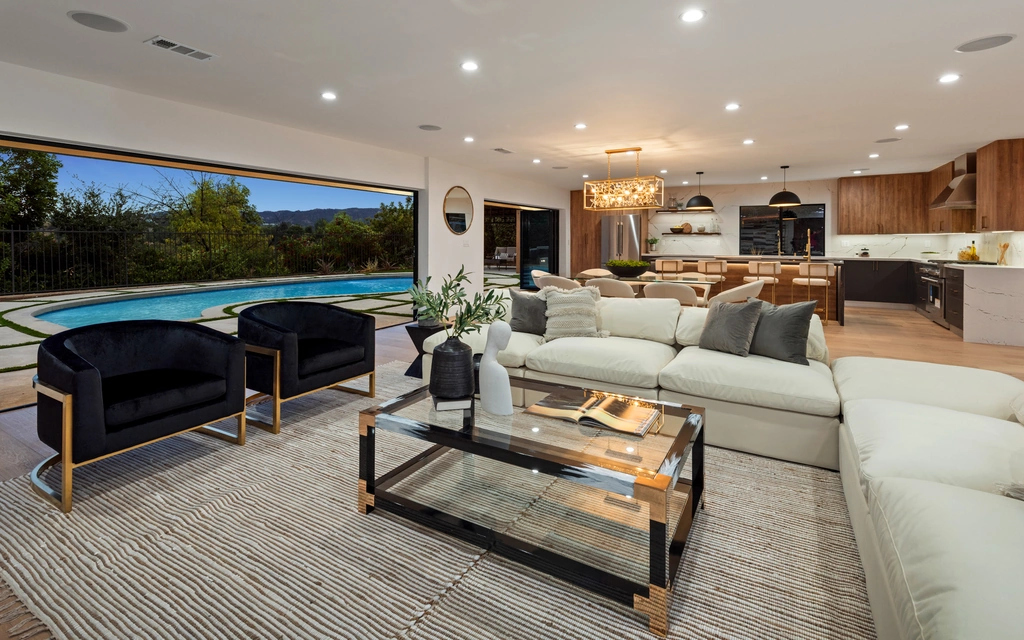 Stunning Hilltop Pool Home Rental