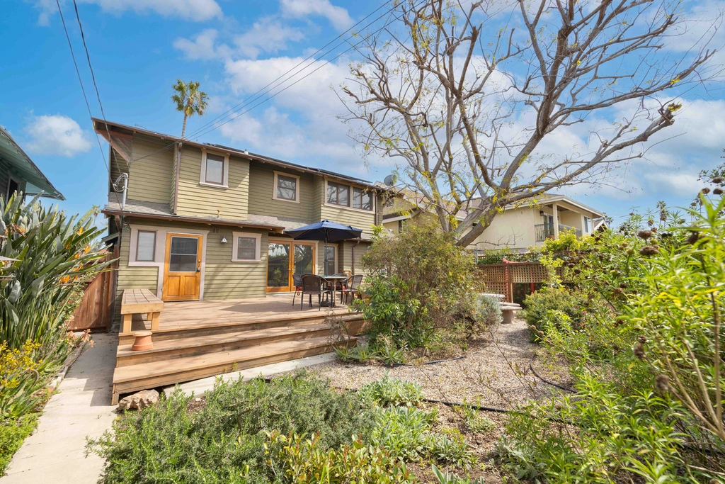 Classic Rental Near Downtown