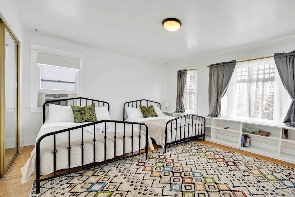 Classic Rental Near Downtown