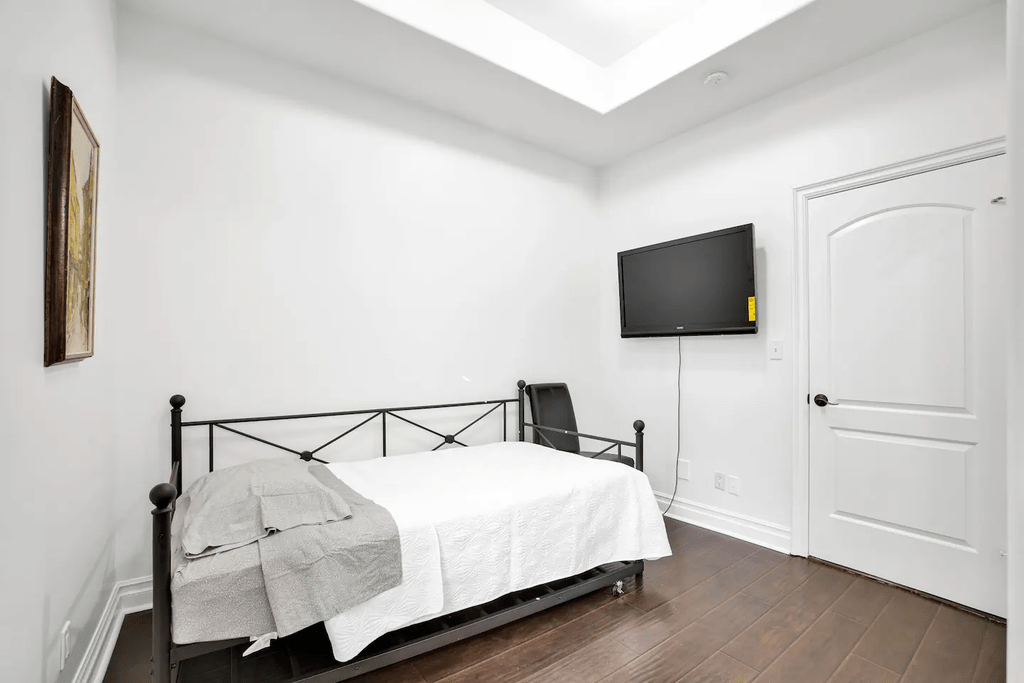 universal studios short-term rental